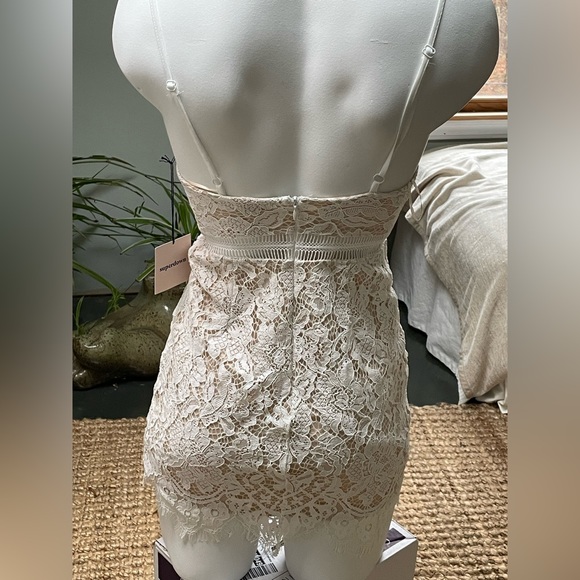 NWT Superdown x Revolve Remi Lace Mini Dress Small - Picture 5 of 7